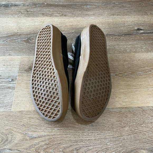 Vans - Picture 5 of 6